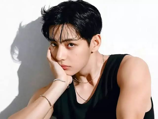 Ảnh trai đẹp Kim Taehyung
